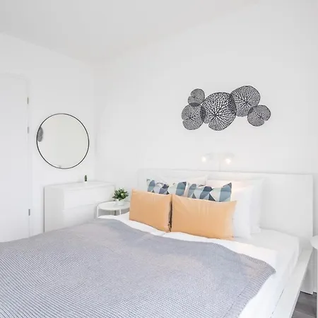 Fresh & Modern - With 2 Balconies Budapest