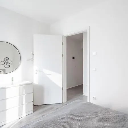 Fresh & Modern - With 2 Balconies