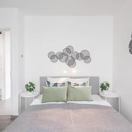 Fresh & Modern - With 2 Balconies