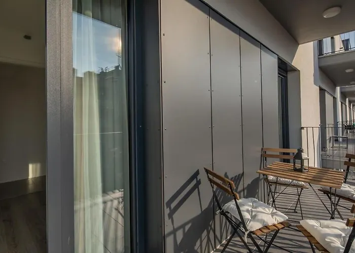 Fresh & Modern - With 2 Balconies