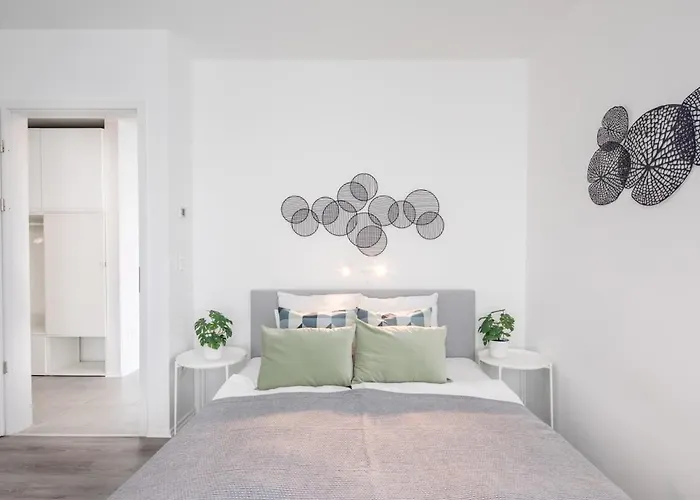 Fresh & Modern - With 2 Balconies