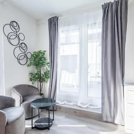 Fresh & Modern - With 2 Balconies Апартаменты *