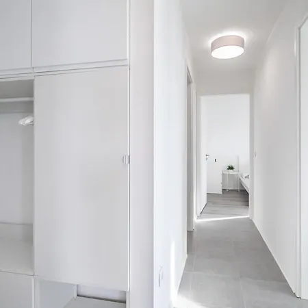 Fresh & Modern - With 2 Balconies * 부다페스트